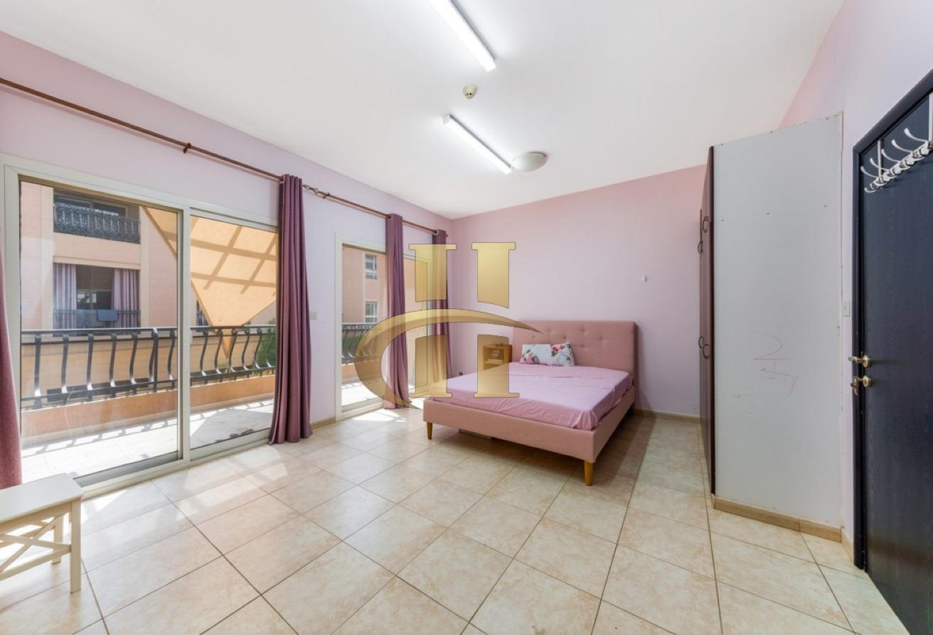 Fully Upgraded | 2 BR+Maid | Private Garden |Villa photo 5