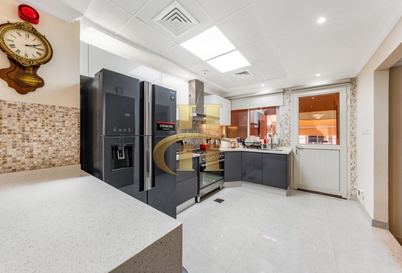 Fully Upgraded | 2 BR+Maid | Private Garden |Villa photo 6