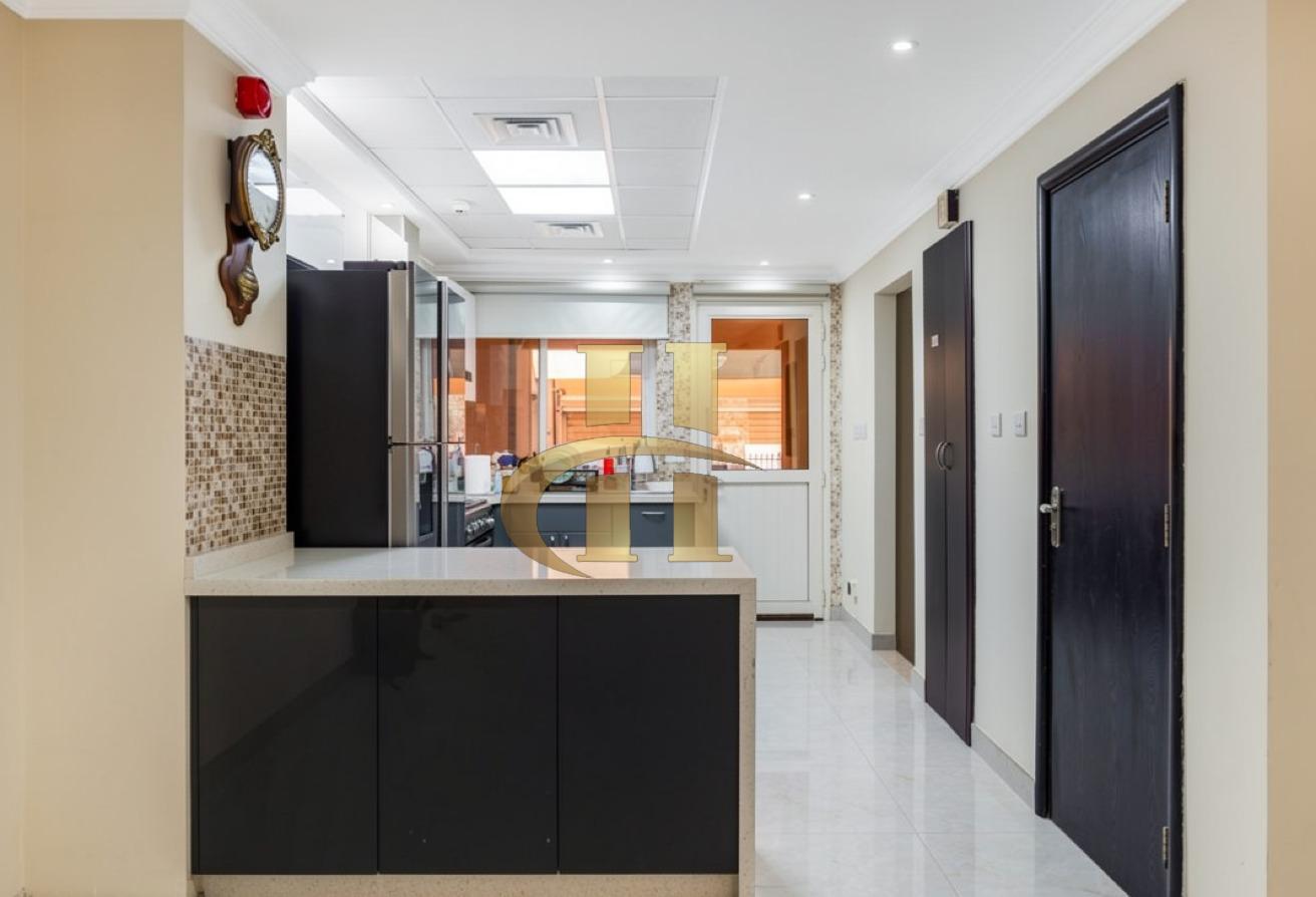Fully Upgraded | 2 BR+Maid | Private Garden |Villa photo 8