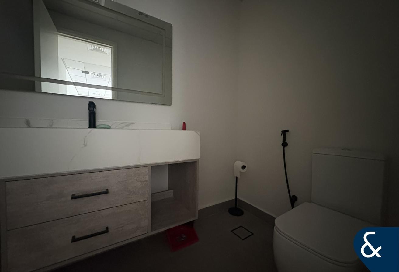 Upgraded | 1 Bed | Spacious 1,038 Sq. Ft photo 5