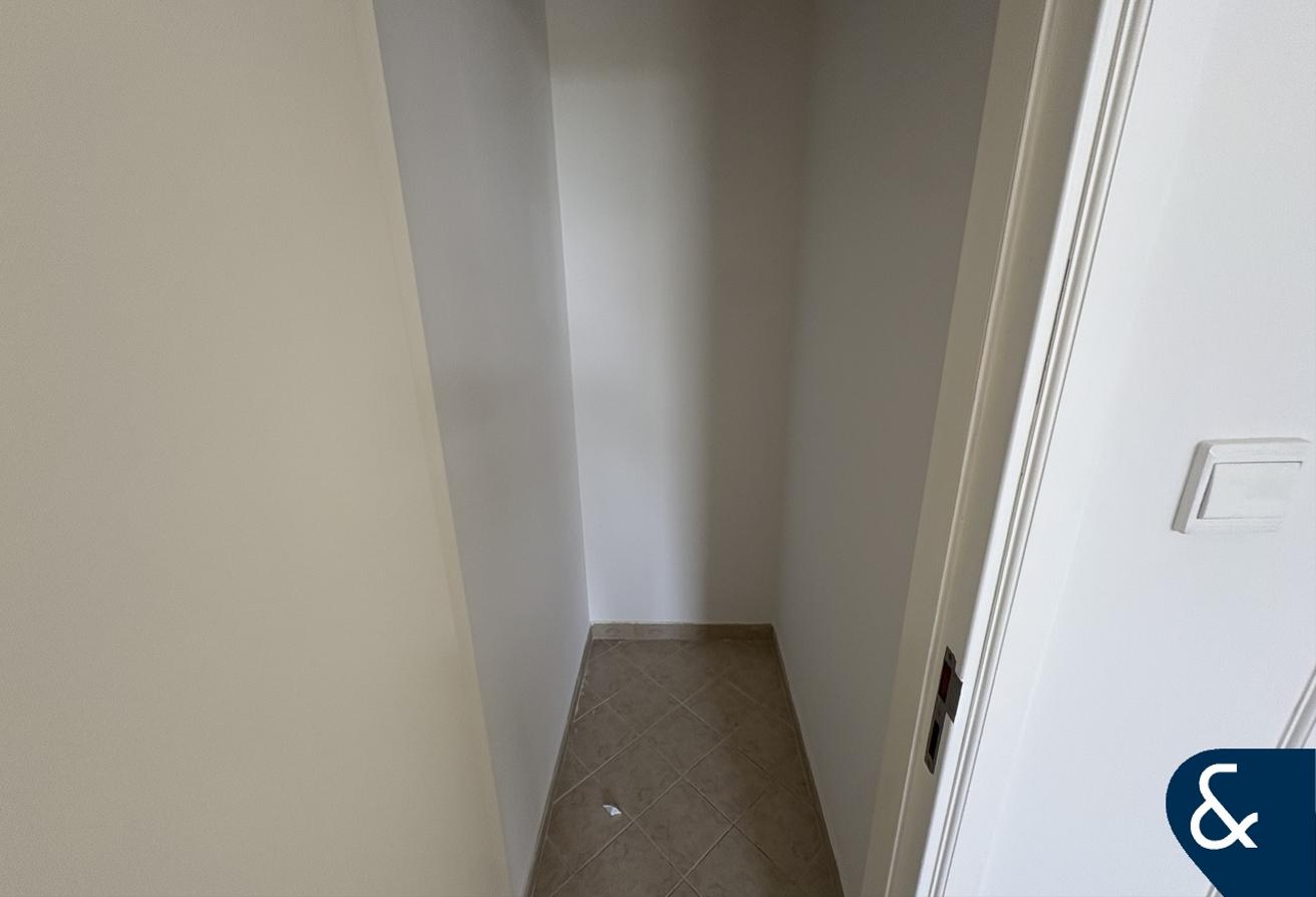 Upgraded | 1 Bed | Spacious 1,038 Sq. Ft photo 9