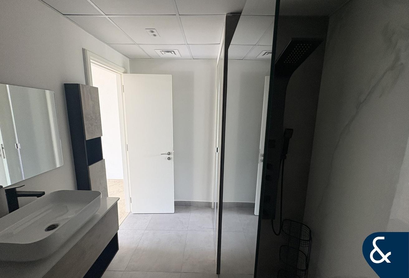 Upgraded | 1 Bed | Spacious 1,038 Sq. Ft photo 7