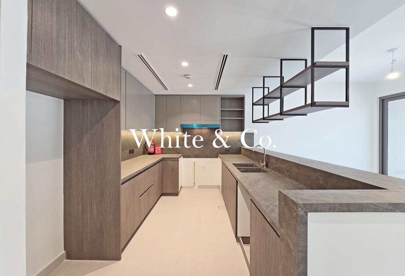 Appliances | Brand New | Landscaped photo 2
