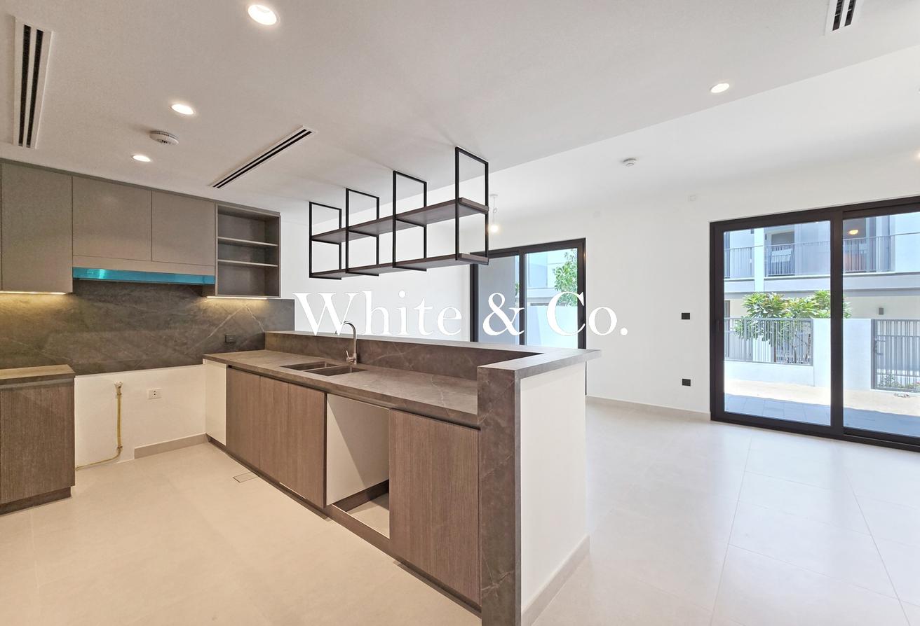 Appliances | Brand New | Landscaped photo 3