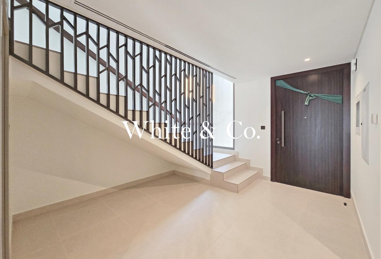 Appliances | Brand New | Landscaped photo 6