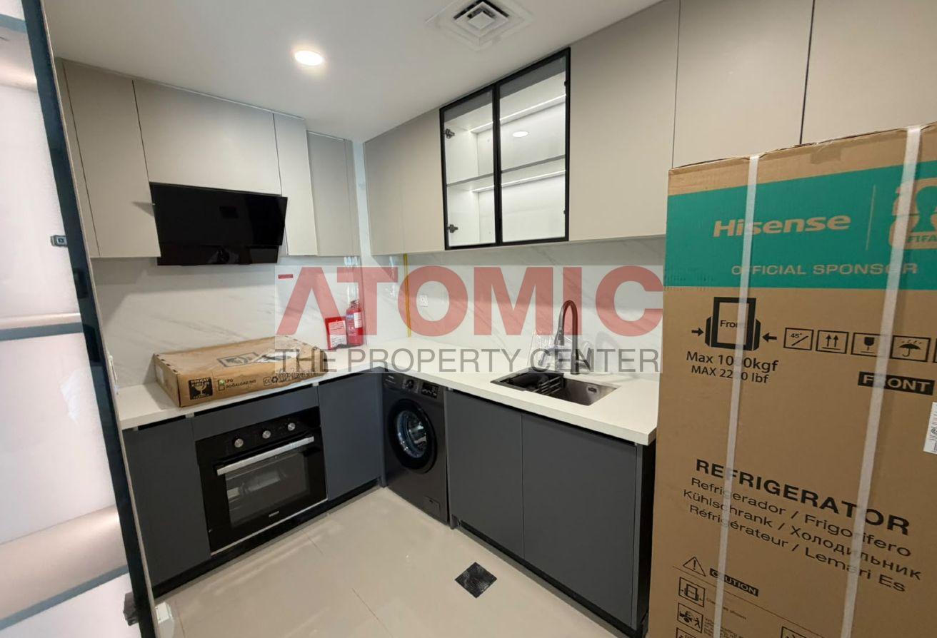 Furnished Studio | Balcony |City & Community View photo 9