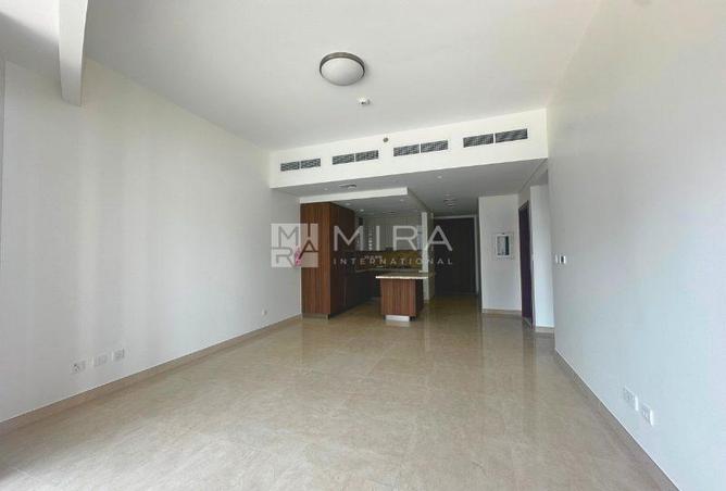 Brand New | Multiple Cheques | Partial Canal View photo 2
