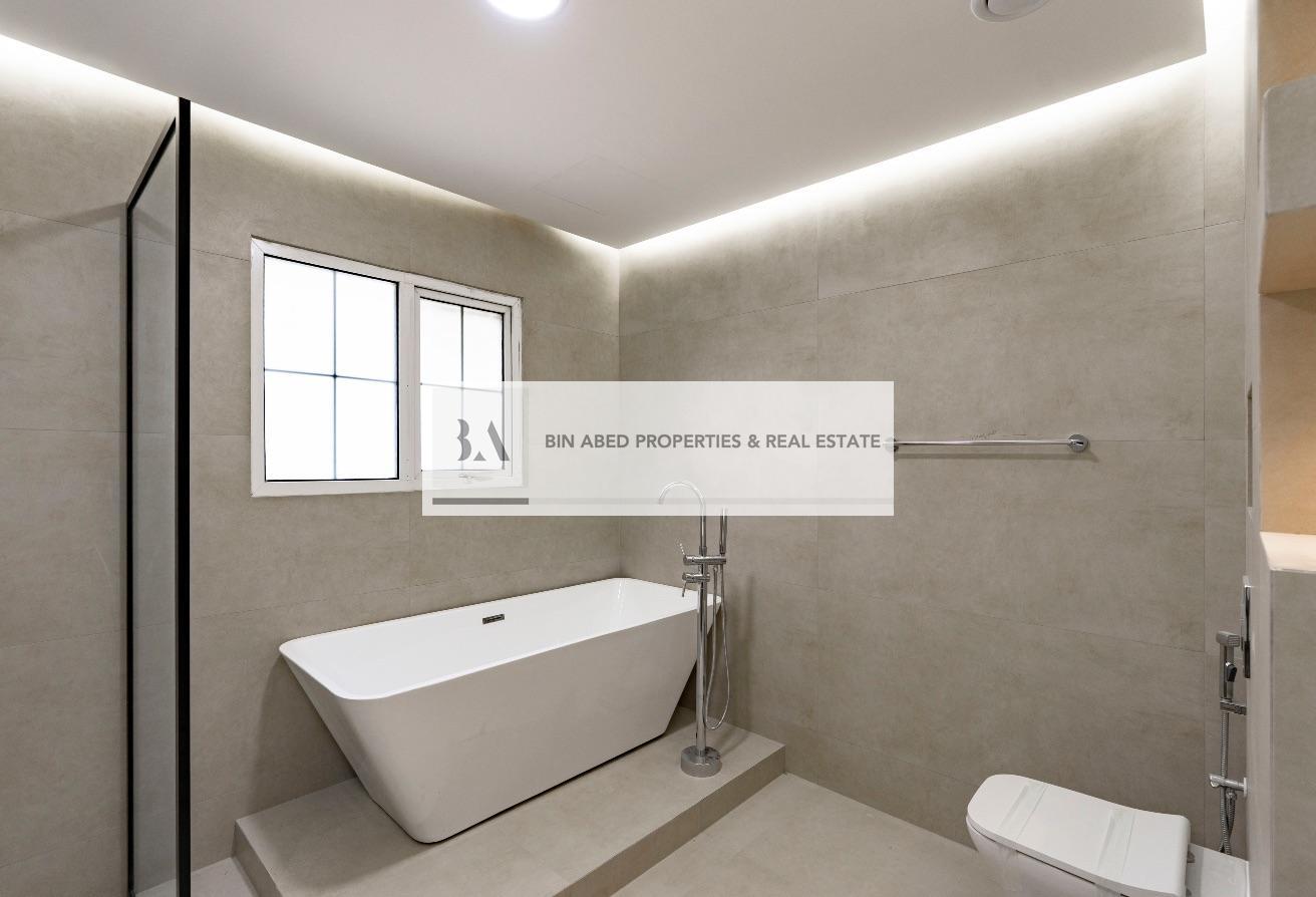 Fully Renovated 5BR villa with pool close to beach photo 13