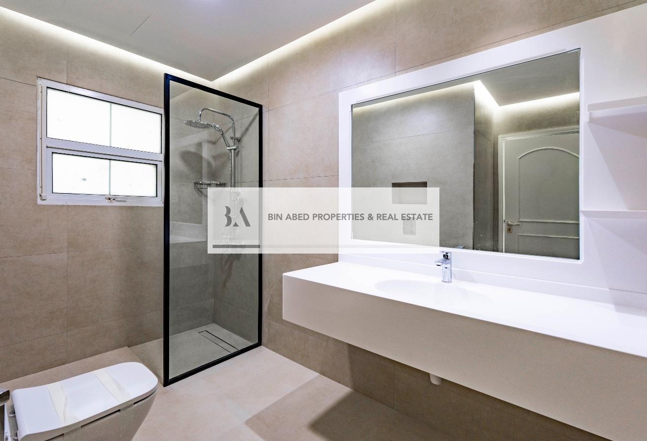 Fully Renovated 5BR villa with pool close to beach photo 19