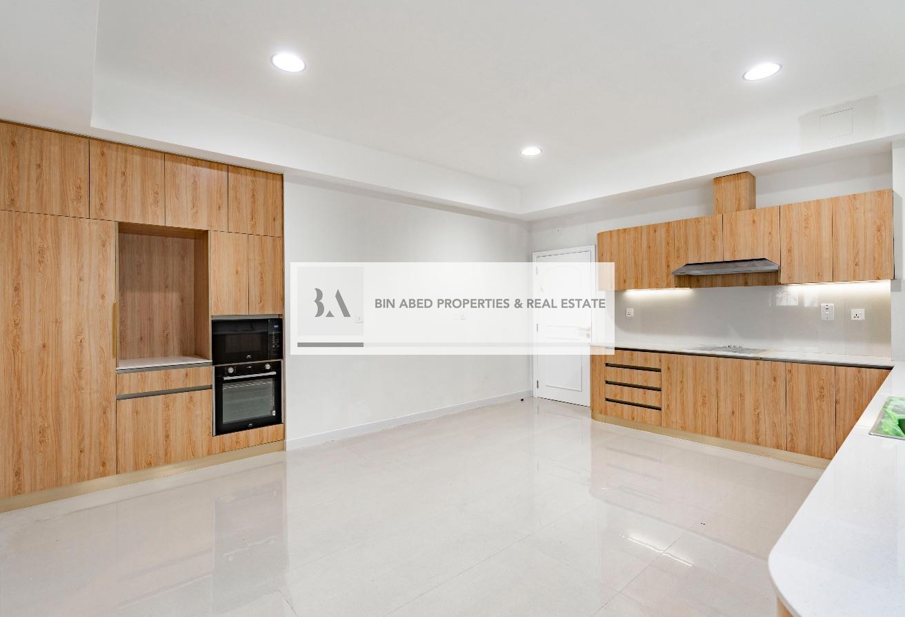 Fully Renovated 5BR villa with pool close to beach photo 5