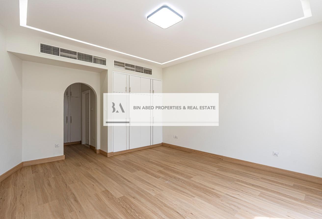 Fully Renovated 5BR villa with pool close to beach photo 6
