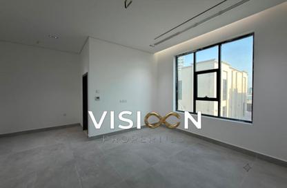 Villa - 5 Bedrooms - 7 Bathrooms for rent in Al Aweer 1 - Al Aweer - Dubai