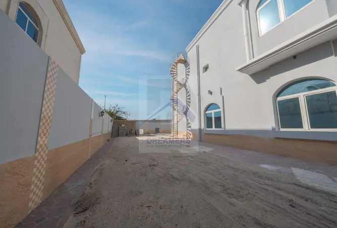 83666973 - Property Image 3
