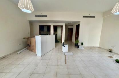 Apartment - 2 - 3 for rent in Executive Tower J - Executive Towers - Business Bay - Dubai