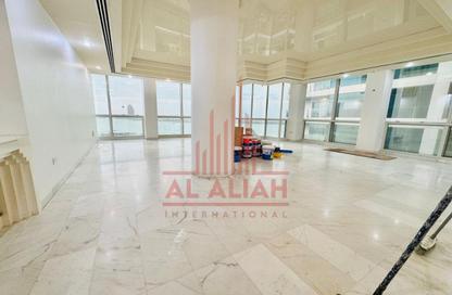 Apartment - 3 Bedrooms - 4 Bathrooms for rent in Baynuna Tower 1 - Corniche Road - Abu Dhabi
