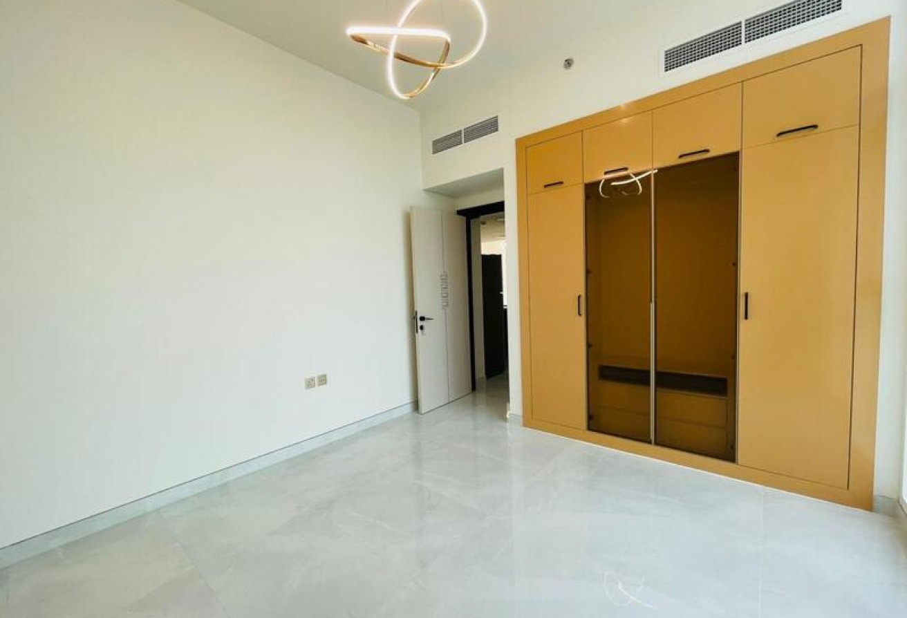 Elegant Living | Best Facilities | Brand New Unit gallery image
