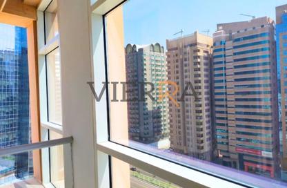 شقة - 3 غرف نوم - 4 حمامات للايجار في يونايتد سكوير - الخالدية - أبوظبي
