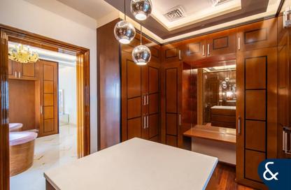 Villa - 7+ Bedrooms - 7+ Bathrooms for rent in Sector E - Emirates Hills - Dubai