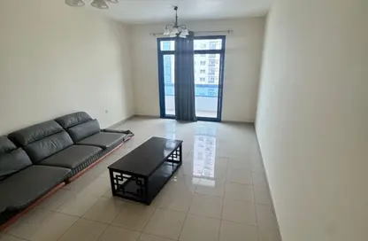 شقة - 2 غرف نوم - 2 حمامات للايجار في مساكن كورنيش عجمان - طريق كورنيش عجمان - عجمان شقة - 2 غرف نوم - 2 حمامات للايجار في مساكن كورنيش عجمان - طريق كورنيش عجمان - عجمان