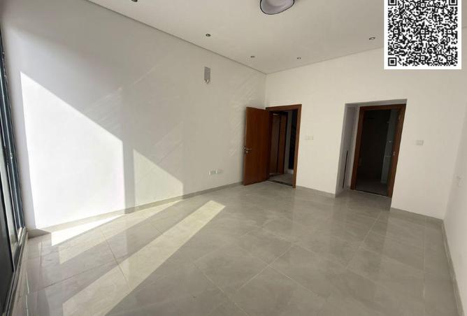 87035087 - Property Image 2