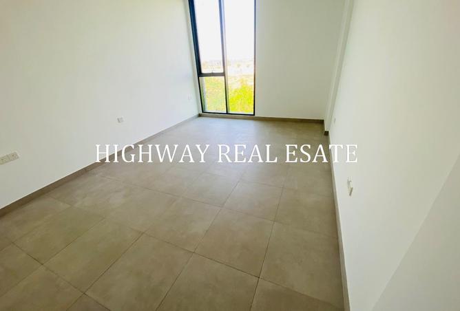 Studio Apartment with Water View in Aljada
