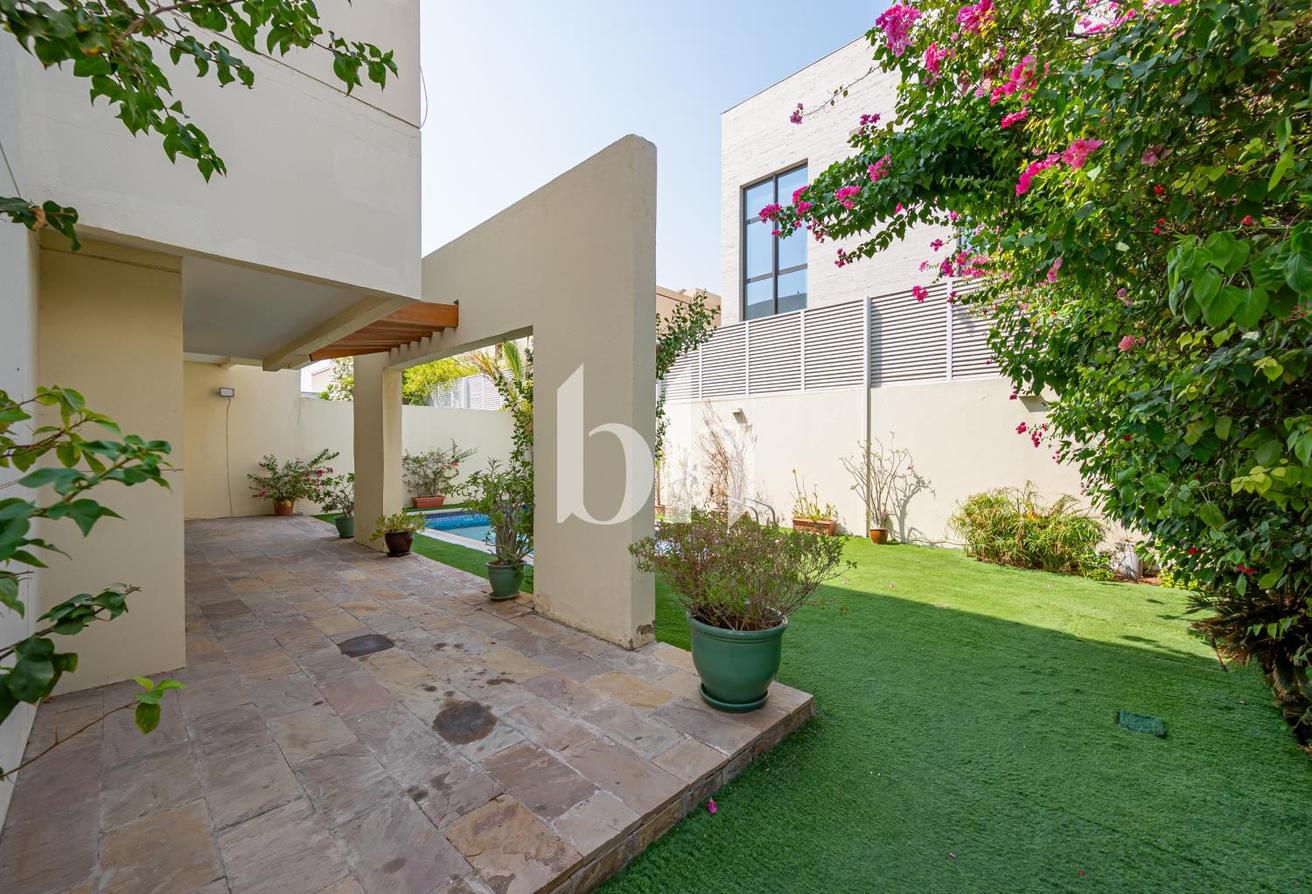 5+ Maid's | Unfurnished | Private Garden and Pool photo 10