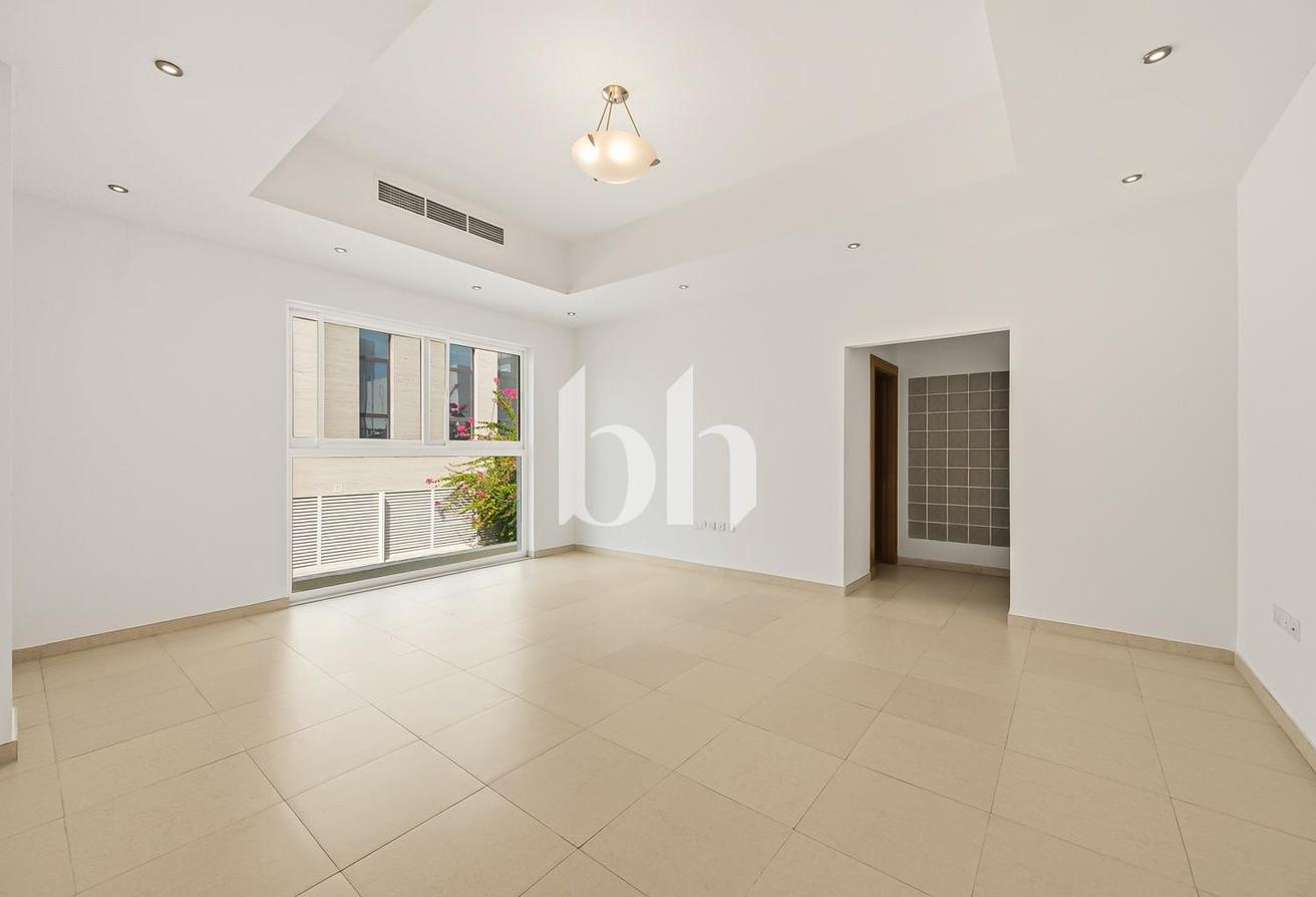 5+ Maid's | Unfurnished | Private Garden and Pool photo 18