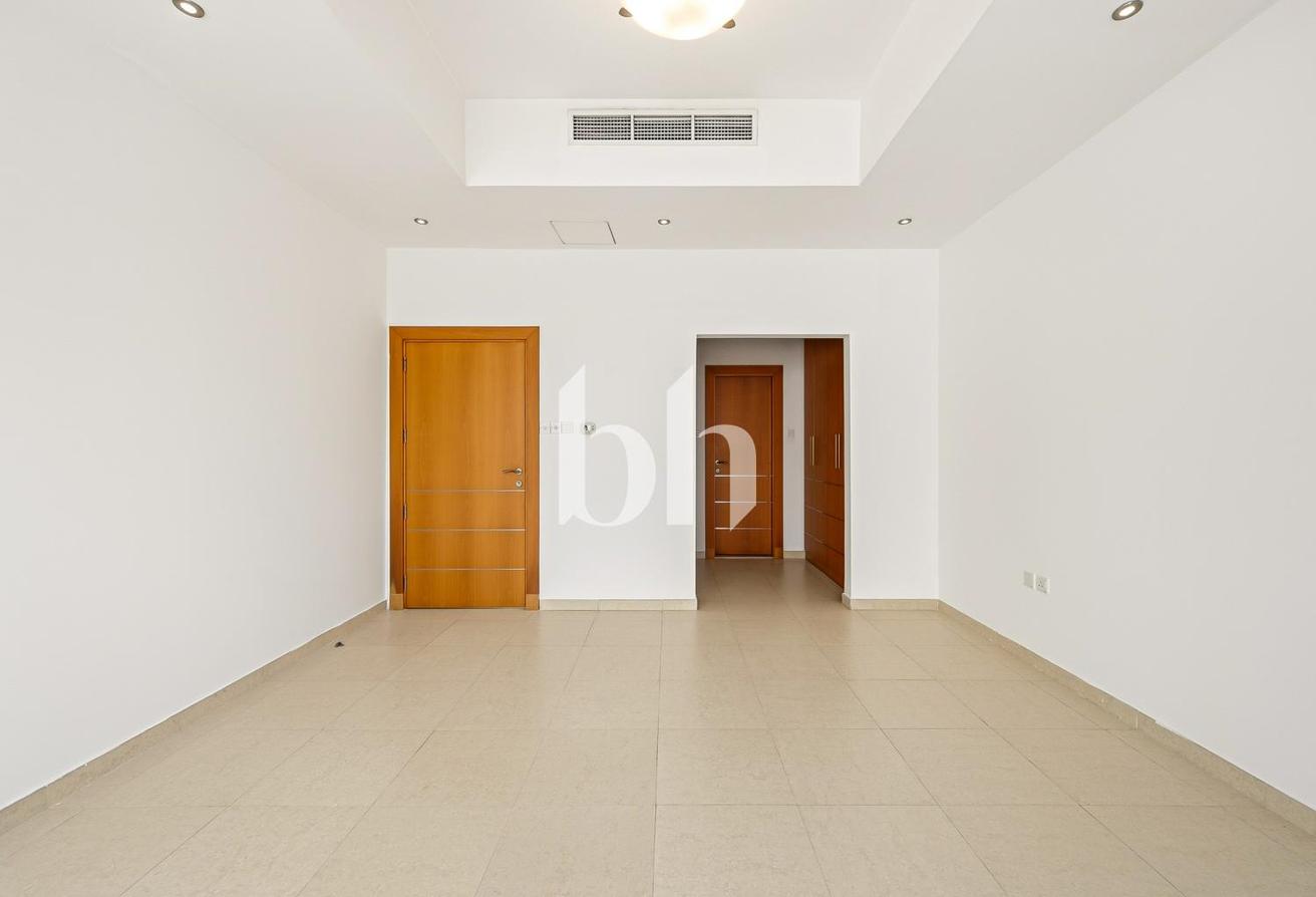 5+ Maid's | Unfurnished | Private Garden and Pool photo 17