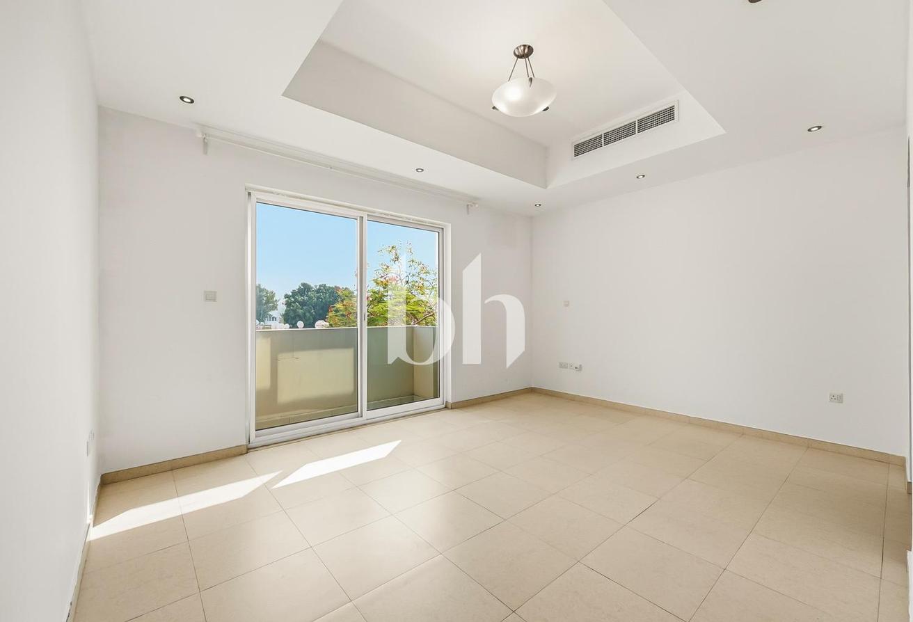 5+ Maid's | Unfurnished | Private Garden and Pool photo 14