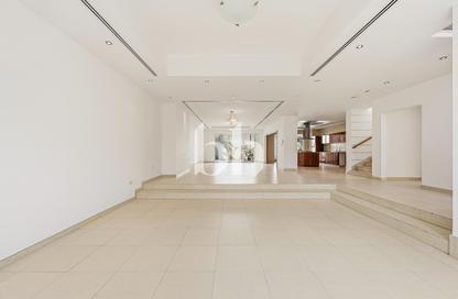 Villa - 5 - 7 for rent in Jumeirah 2 - Jumeirah - Dubai