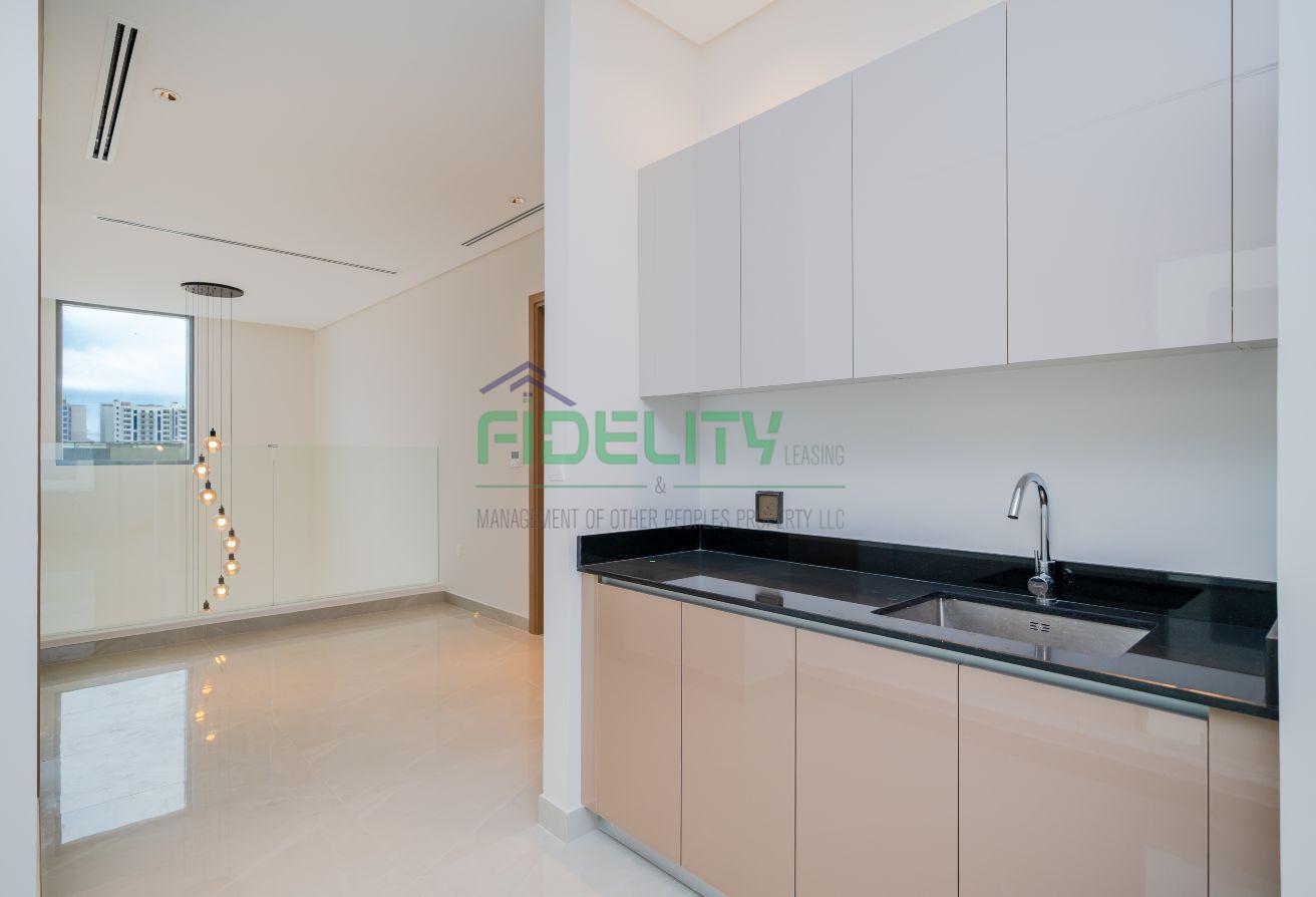 Brand New 6 Bedrooms |Private Pool |Elevator acces photo 16