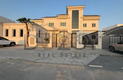 Villa - 5 Bedrooms - 7 Bathrooms for rent in Nad Al Sheba 2 - Nad Al Sheba - Dubai
