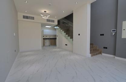 Townhouse - 1 - 2 for rent in Rukan 3 - Rukan - Dubai