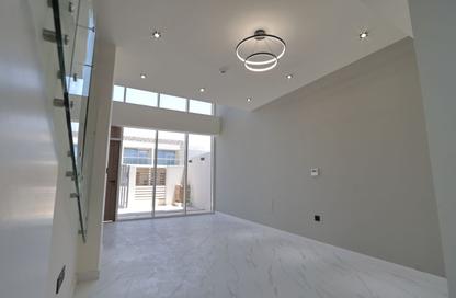 Townhouse - 1 - 2 for rent in Rukan 3 - Rukan - Dubai