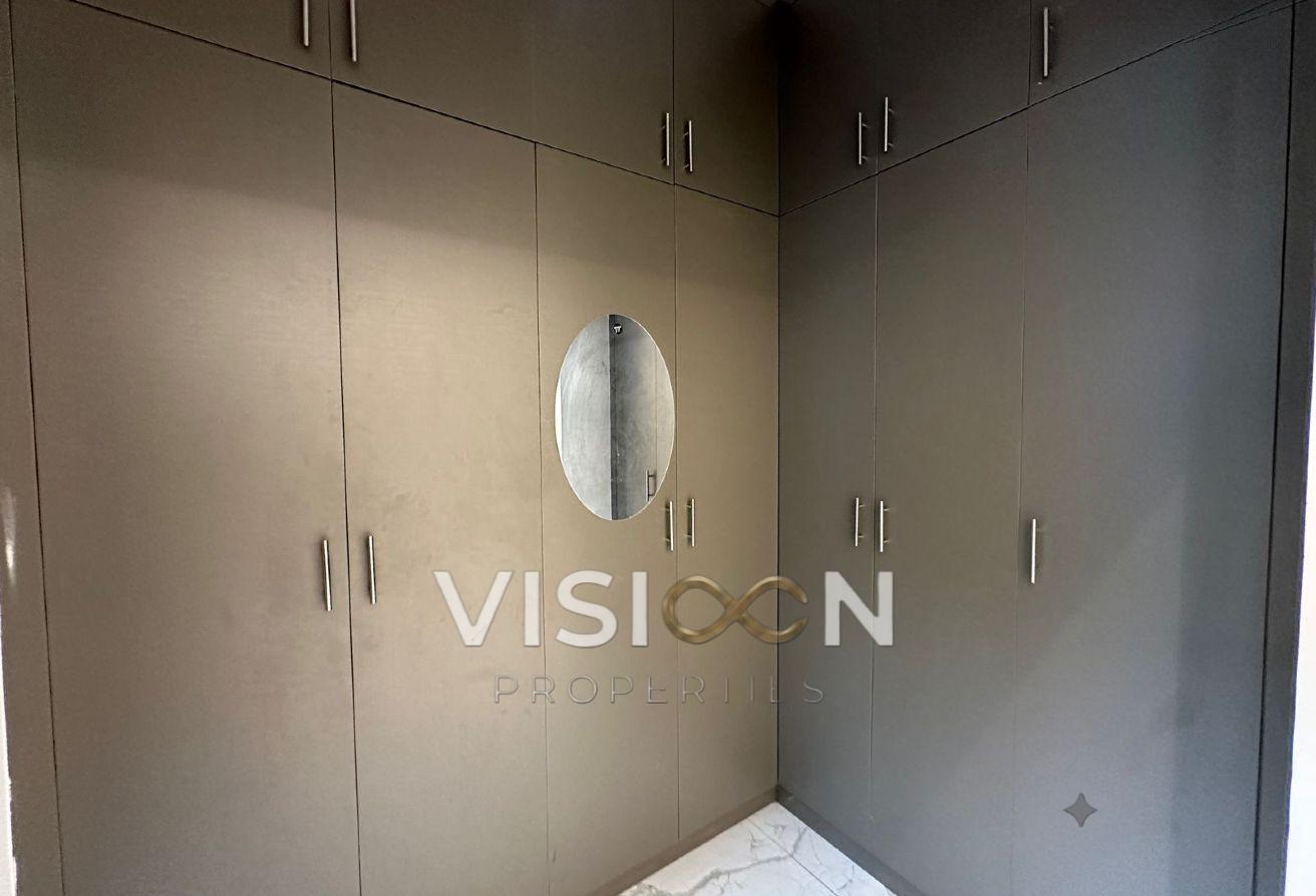 WELL MAINTAINED | | ELEVATOR | Prime Location photo 14