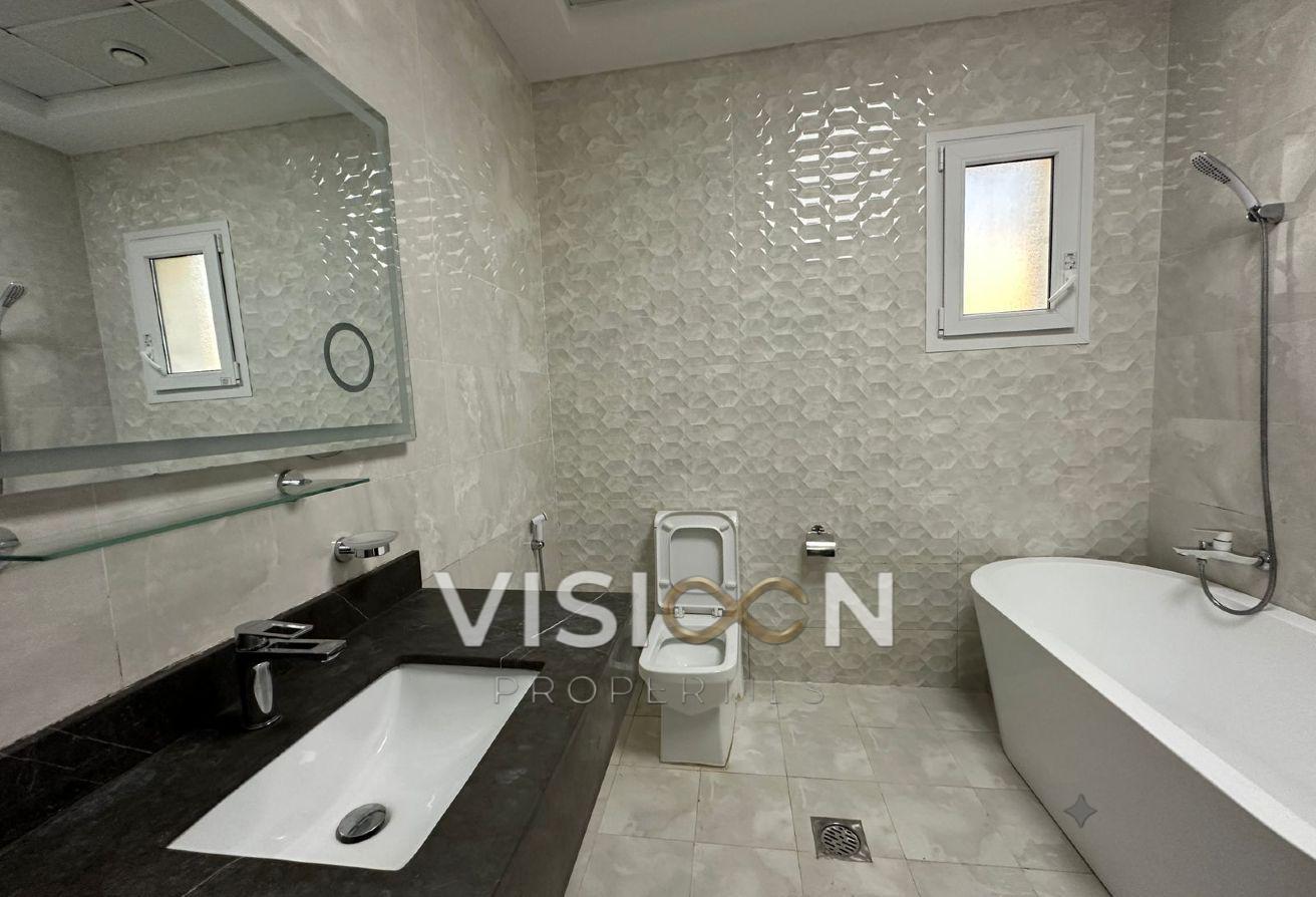 WELL MAINTAINED | | ELEVATOR | Prime Location photo 18