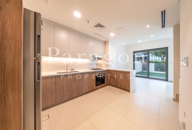 3BR + Maid | Short Walk to Pool & Park photo 3