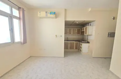 شقة - 1 حمام للايجار في طريق فاير ستاشن - مويلح - الشارقة