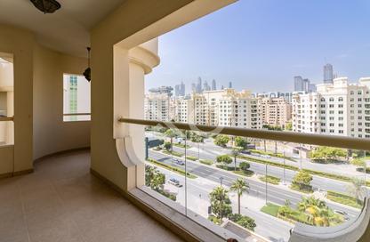Apartment - 2 Bedrooms - 3 Bathrooms for rent in Jash Falqa - Shoreline Apartments - Palm Jumeirah - Dubai