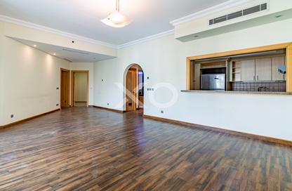 Apartment - 2 Bedrooms - 3 Bathrooms for rent in Jash Falqa - Shoreline Apartments - Palm Jumeirah - Dubai