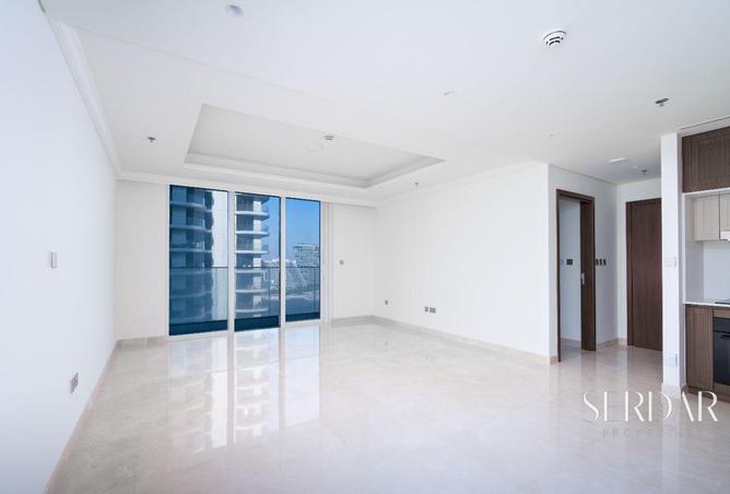 1 BR Apartment with Water View in Dubai