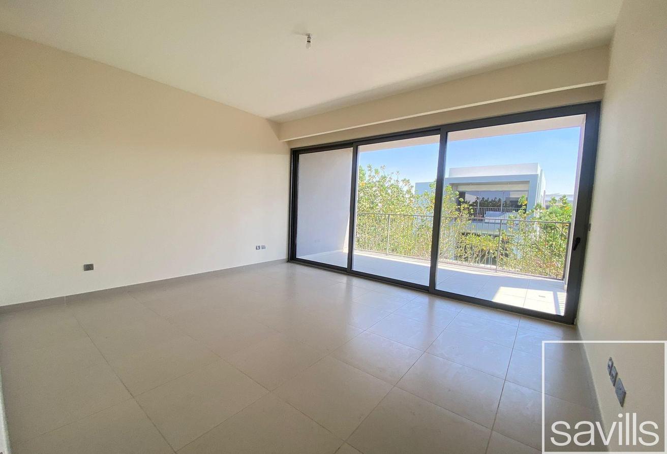 Vacant | Premium Location | Great Condition photo 4