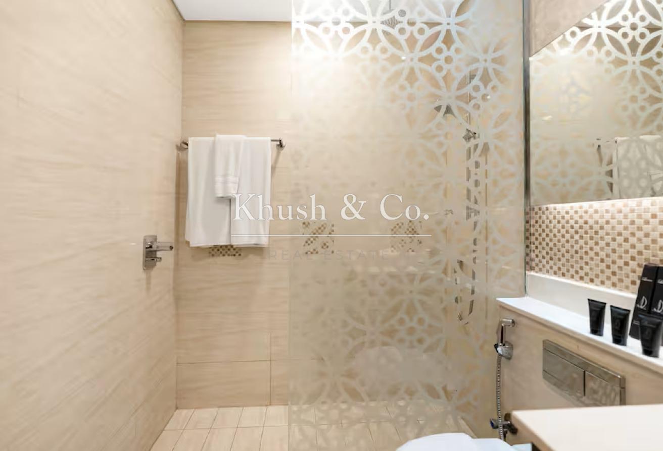 Luxury Apartment | Prime Location | Spacious photo 15