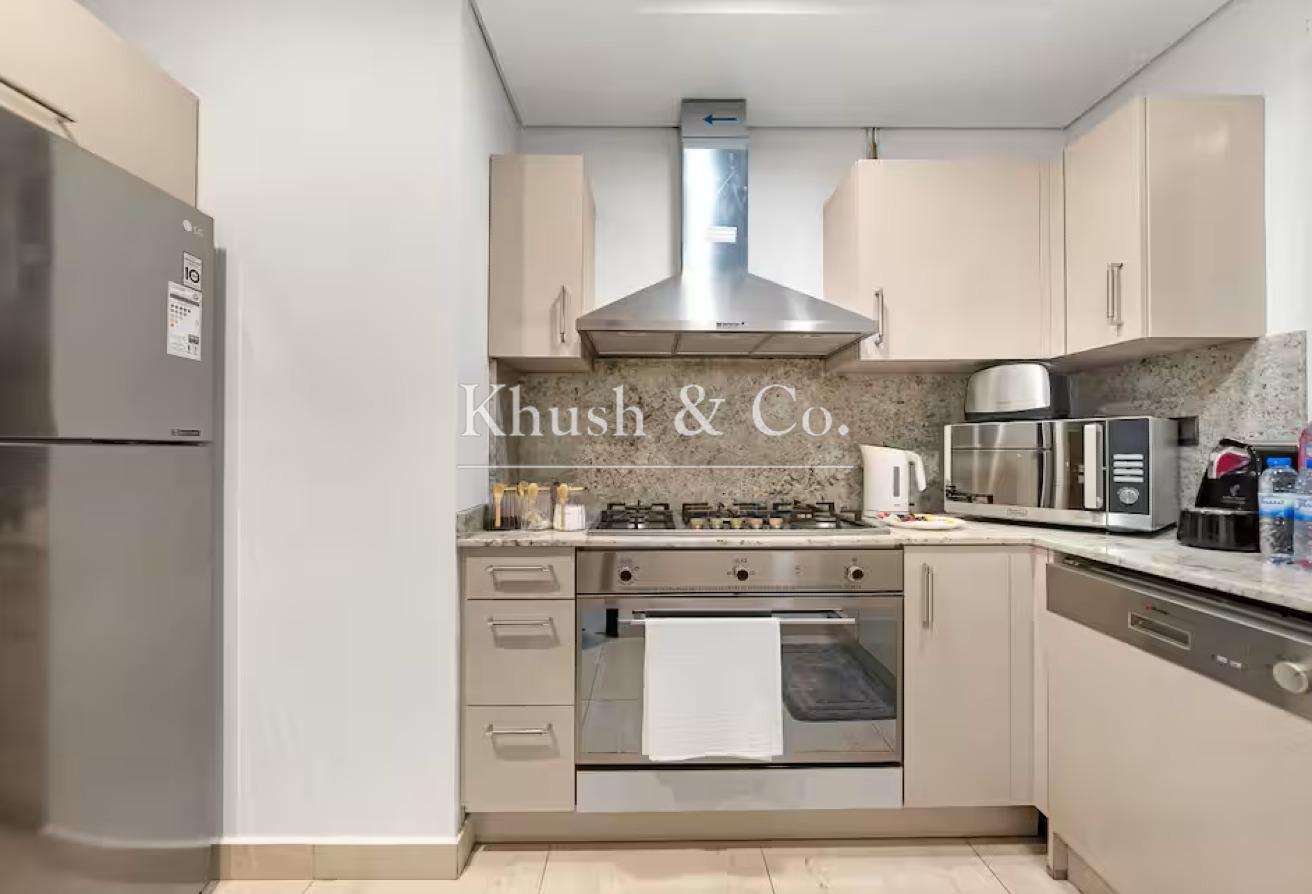 Luxury Apartment | Prime Location | Spacious photo 5