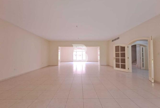 Ready to Move In | 5BR Villa with Private Garden — photo 2