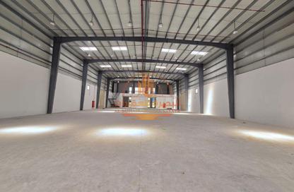 Warehouse - Studio - 1 Bathroom for sale in Umm Al Thuoob - Umm Al Quwain