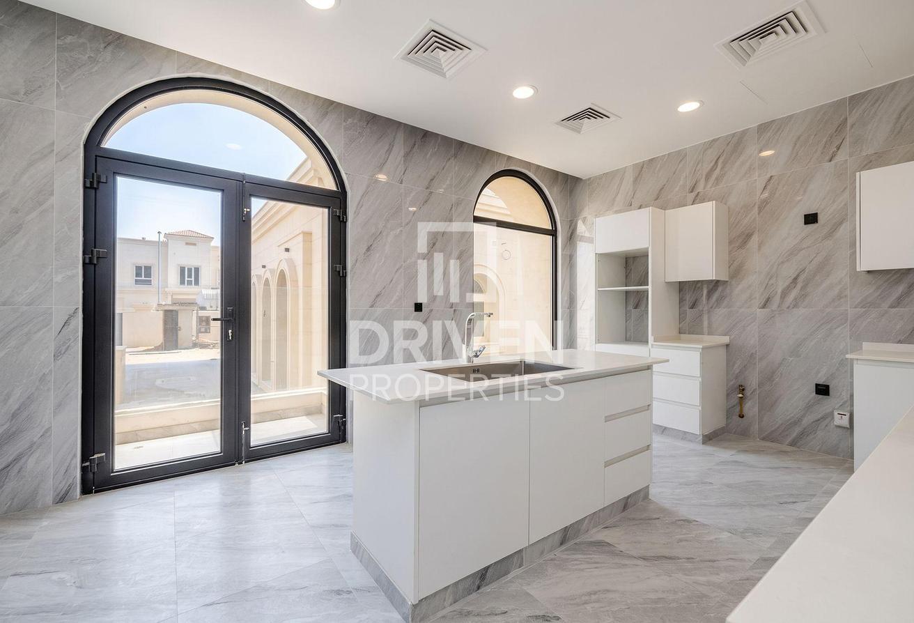 Vacant | Standalone Villa | Modern Layout photo 5