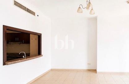 Apartment - 1 Bedroom - 1 Bathroom for rent in The Torch - Dubai Marina - Dubai