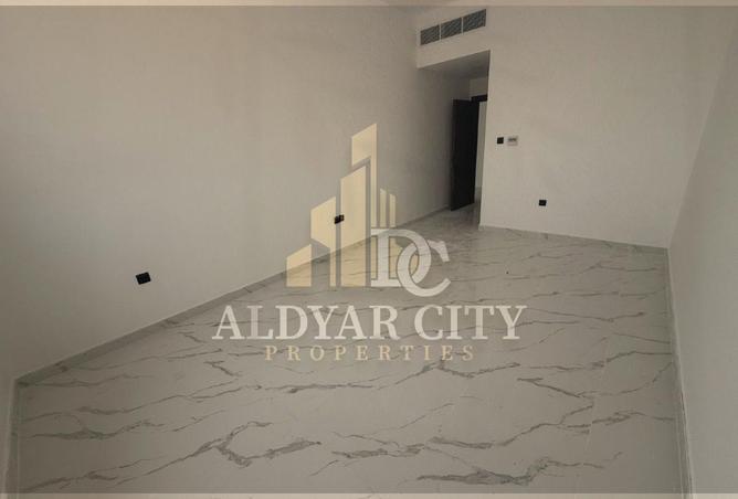 87449393 - Property Image 2