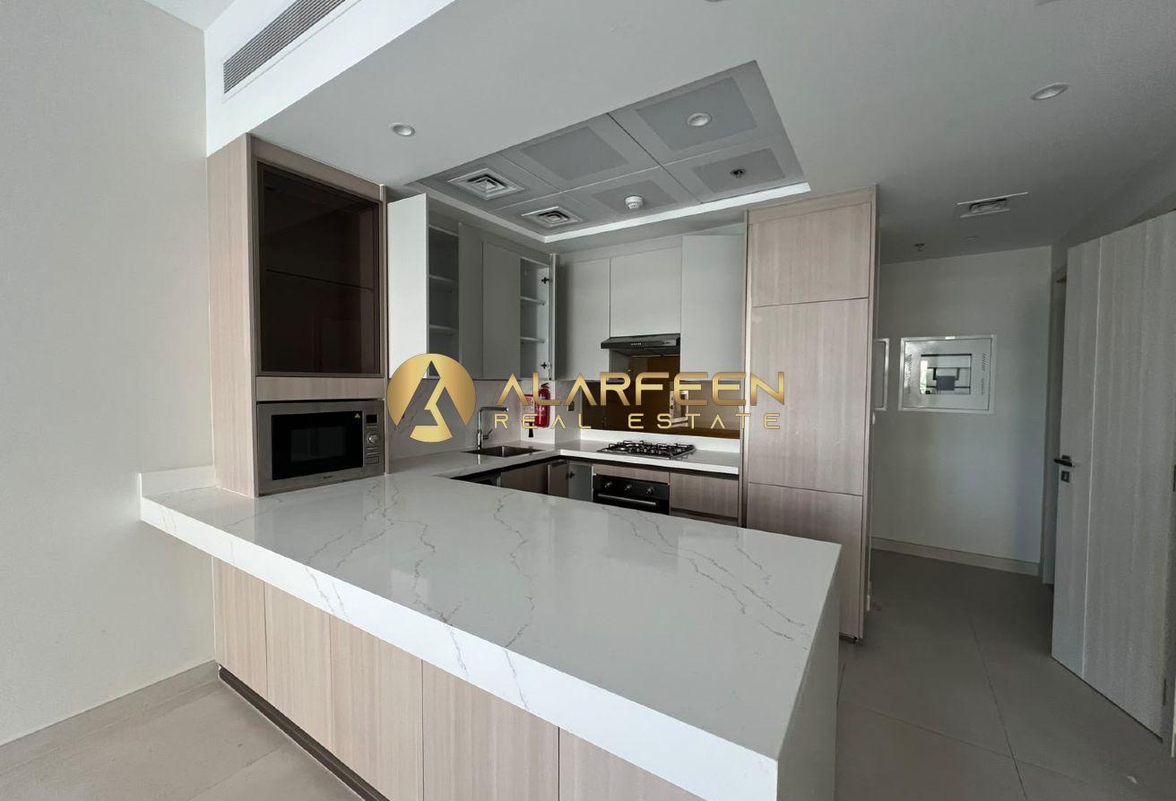 Spacious 1BHK | Herad Tower JVC | City View photo 6